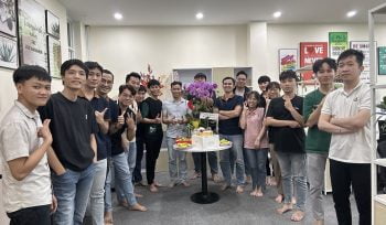 Gia đình AXA thường xuyên có những hoạt động vui chơi cũng như những phút giây thư giãn cùng nhau ngay tại văn phòng.