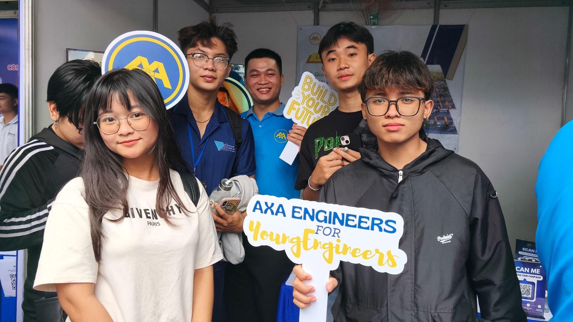 AXA Engineers at Bach Khoa Job Fair – November 2025 5